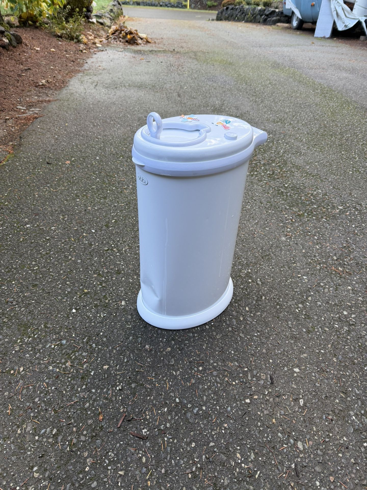 bucket for dirty diapers