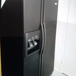 Whirlpool 2 Door Refrigerator 