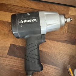 Husky. 650 ft./Ibs. 1/2 in. Impact Wrench