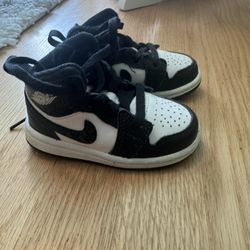 Jordan 1 Mid SE (Toddler Size 5)
