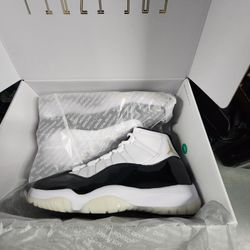 Air Jordan 11 Retro Mid