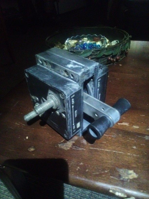 A Original Bussmann. Battery Disconnect Switch 