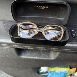 Coach Sun Glasses With Case