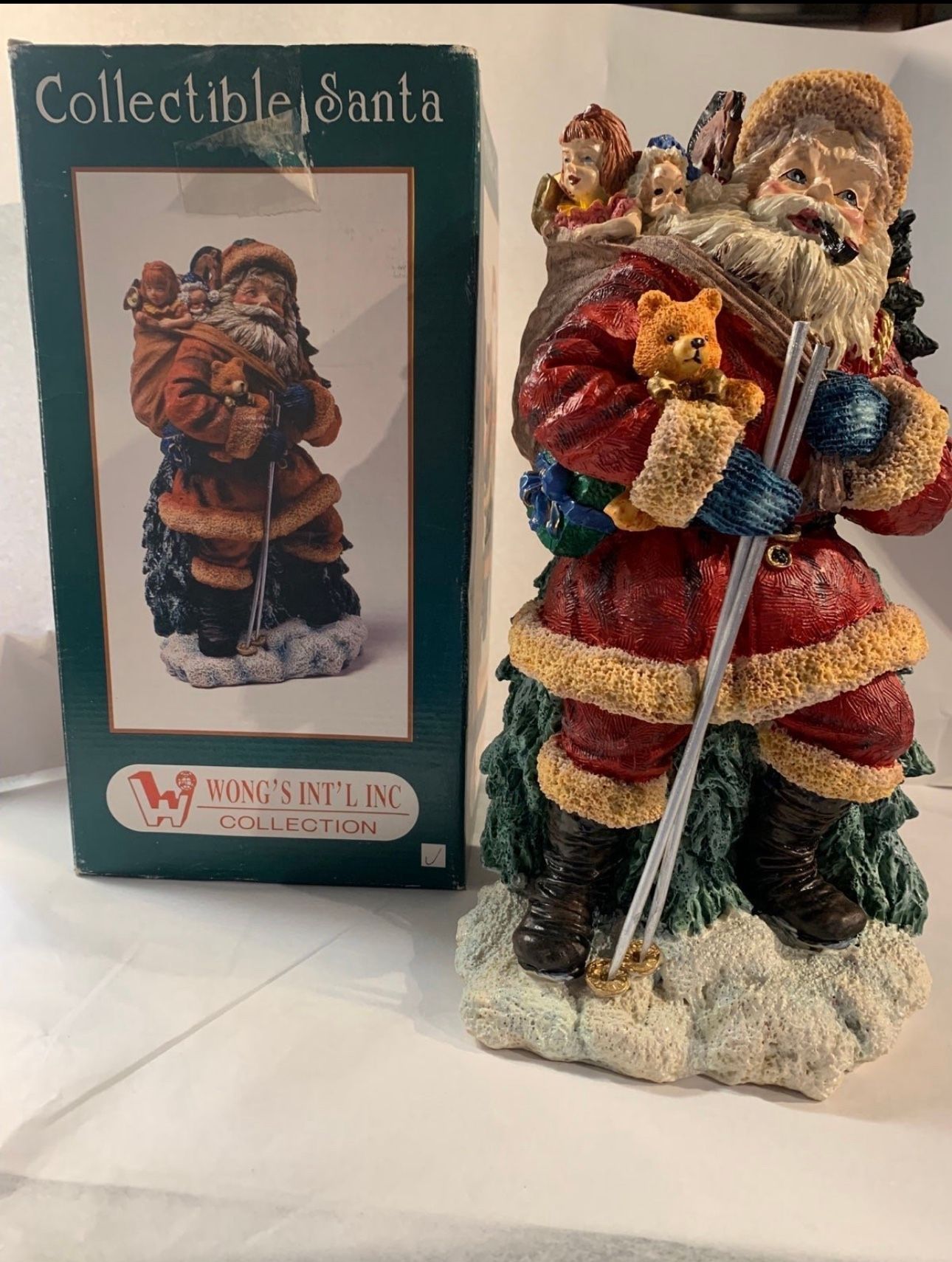 Collectible Santa Wong Int'l Inc. Collection in original box - 12”x 6” 