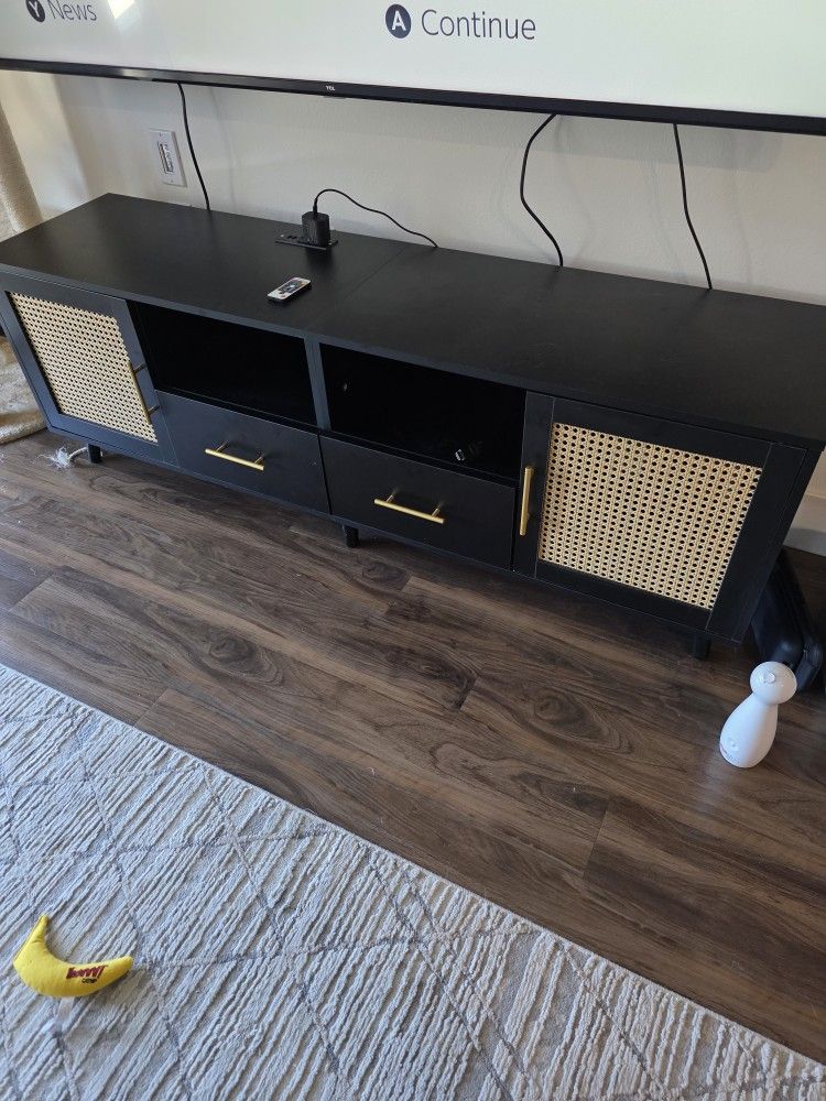 TV Media Center With LED And Charge Port