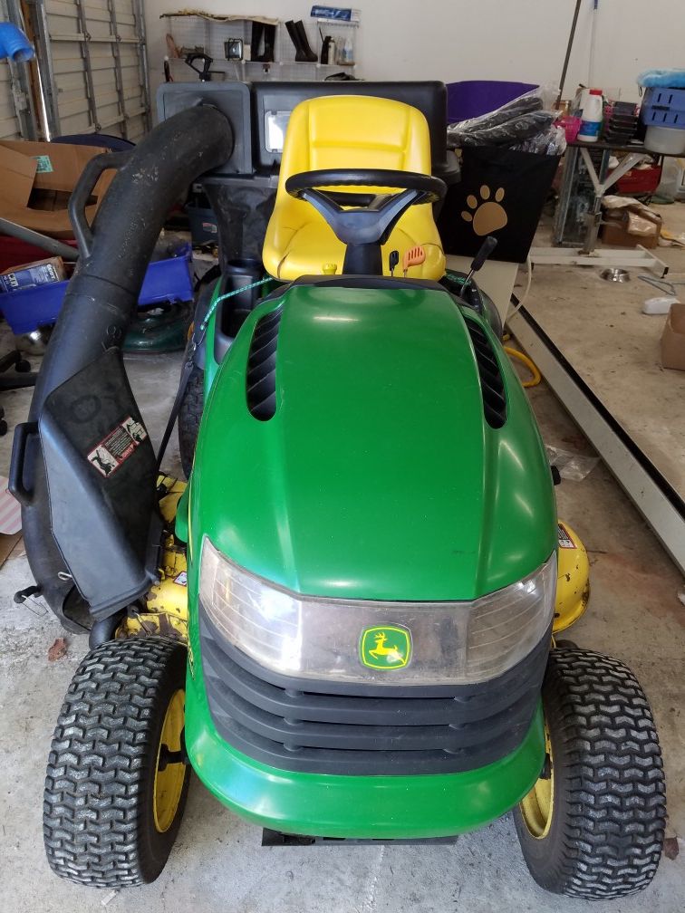 JOHN DEERE MOWER WITH POWER FLOW CHUTE BELT BAGGER for Sale in