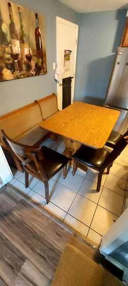 Table bench and 3 chairs