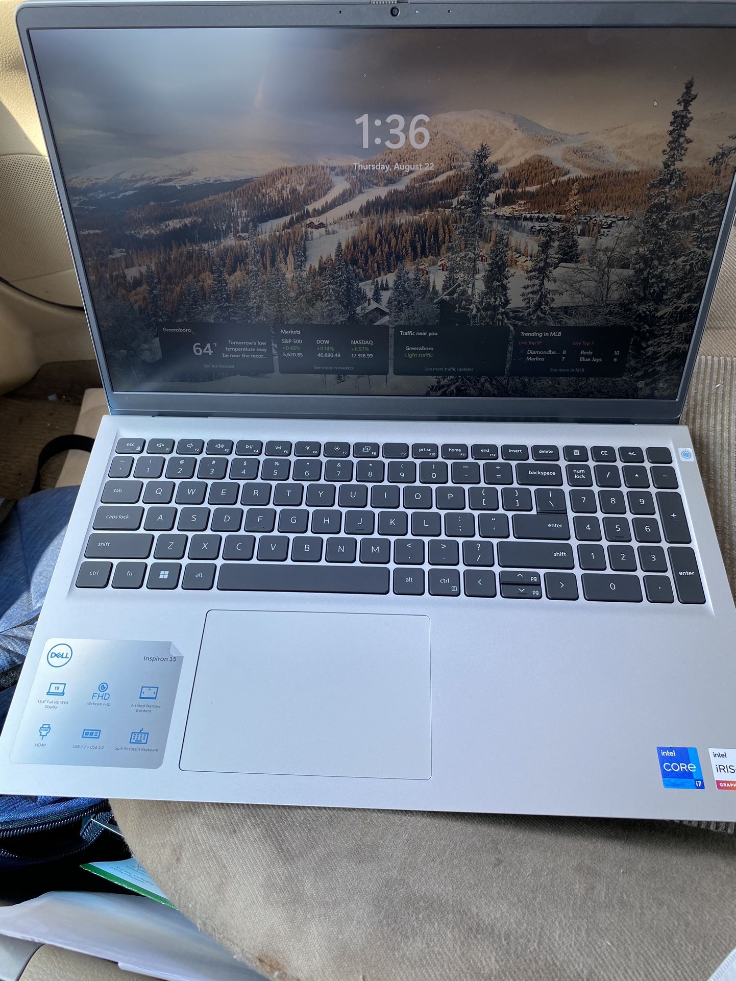 Dell Inspiron 3520