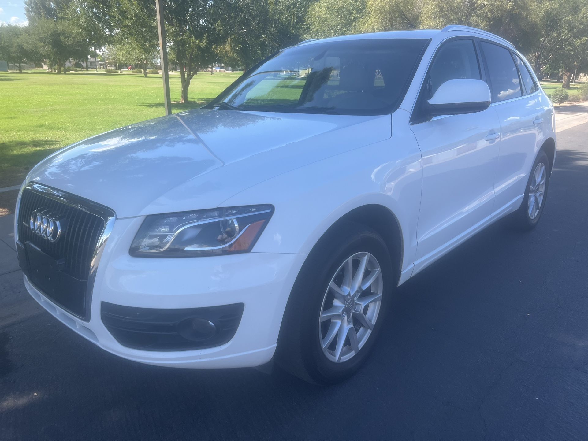 2010 Audi Q5 Premium Quattro Premium