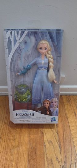 Frozen II Elsa, Pabble, & Salamander