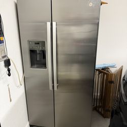 GE Side By Side Refrigerator 
