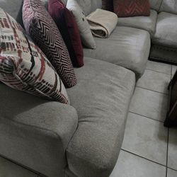 Sectional For Sale $700 Or Better Offer 