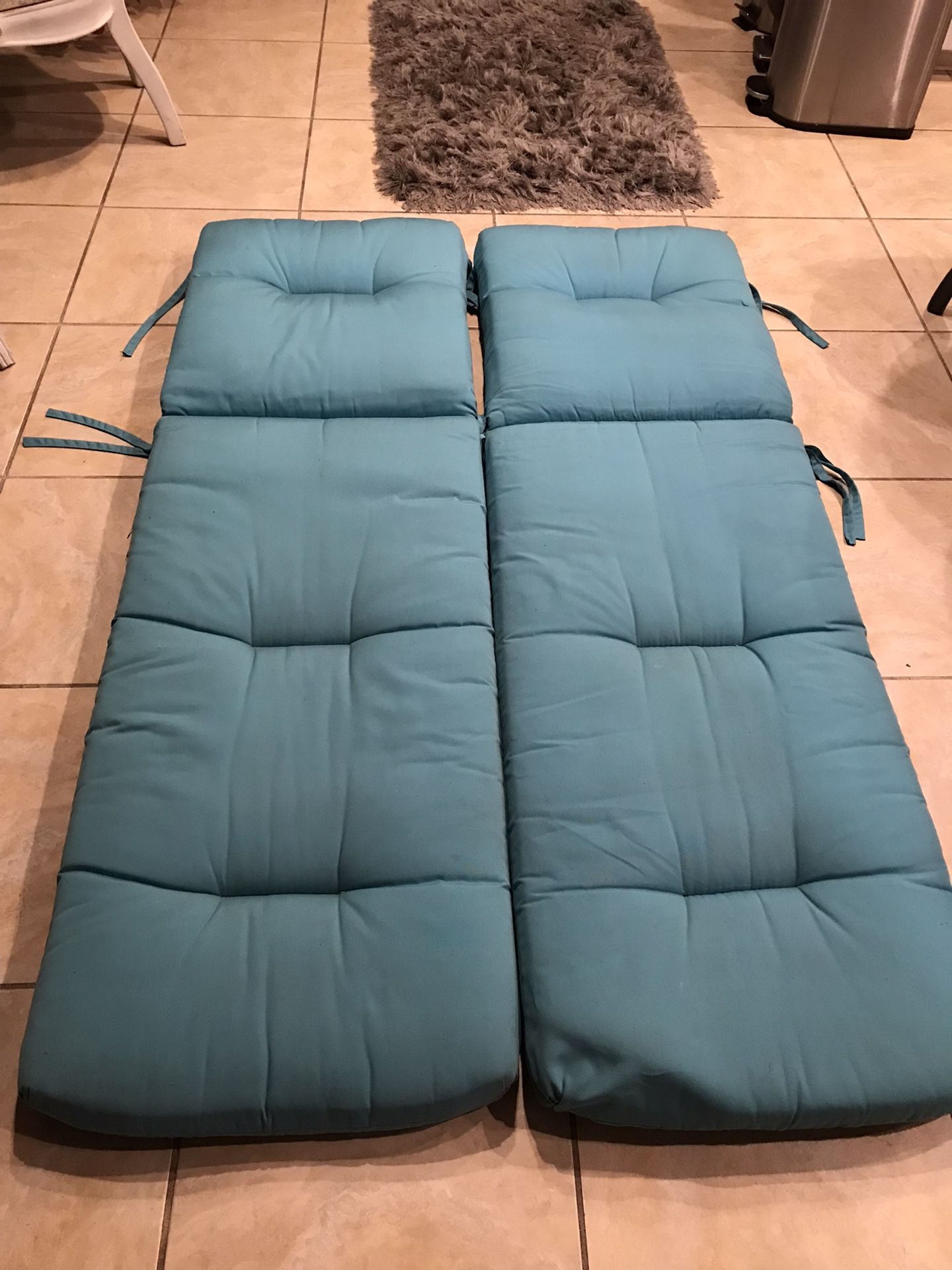 Gold Crest Lounge Cushions