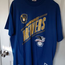 Vintage 90s Milwaukee Brewers Tshirt 