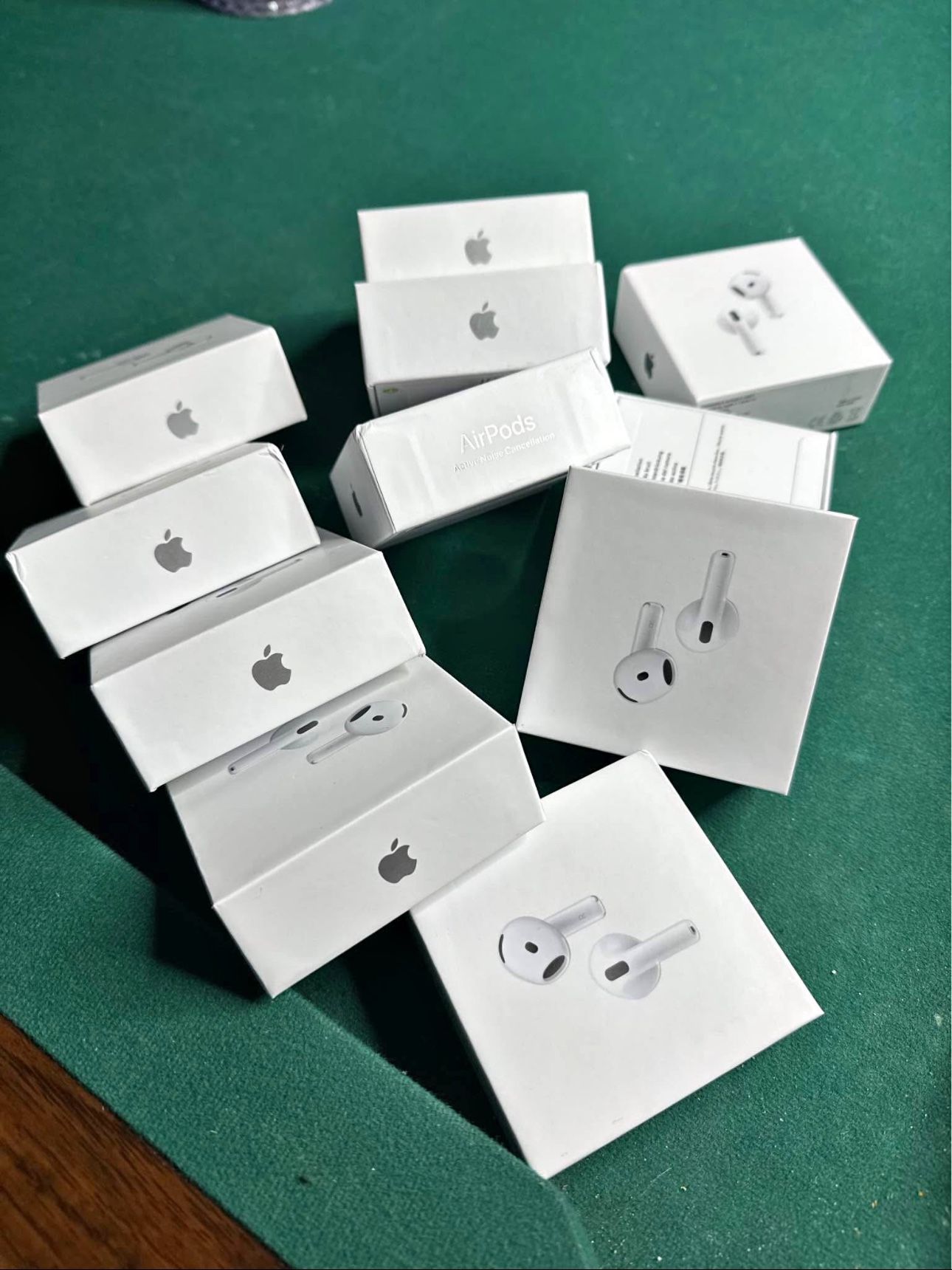AirPod 4s