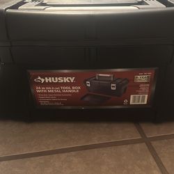 Husky 24in tool box