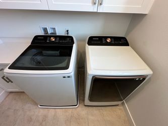 BARELY USED Samsung Washer/Dryer Set