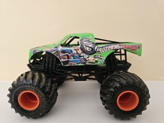 Monster Jam 1:24 Scale Monster Truck Bad News Travels Fast