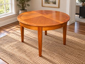 Round Wood Dining Table – Beautiful Detailed Top