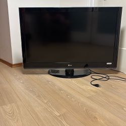 LG 40” TV