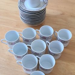 Vintage  Tea 🍵 Cups And Plates Expresso Floral Pattern 