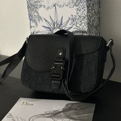 DIOR - Saddle Messenger Bag *Price: $250