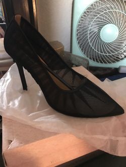 Black Cape Robbin heels