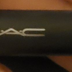 M.A.C. VELVET TEEN LIP PENCIL