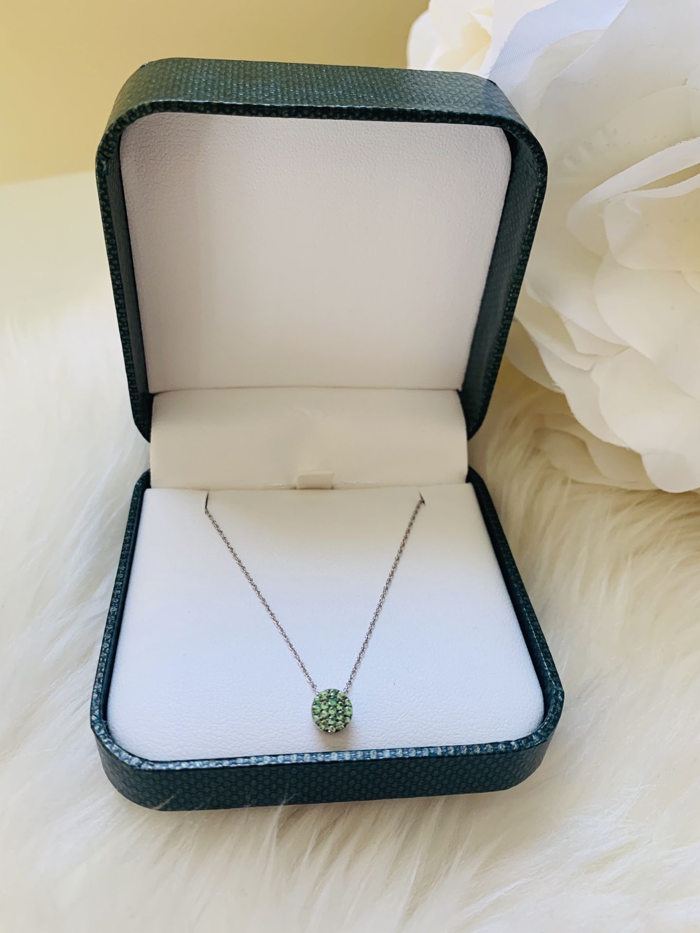 Necklace for Women Light Green Emerald