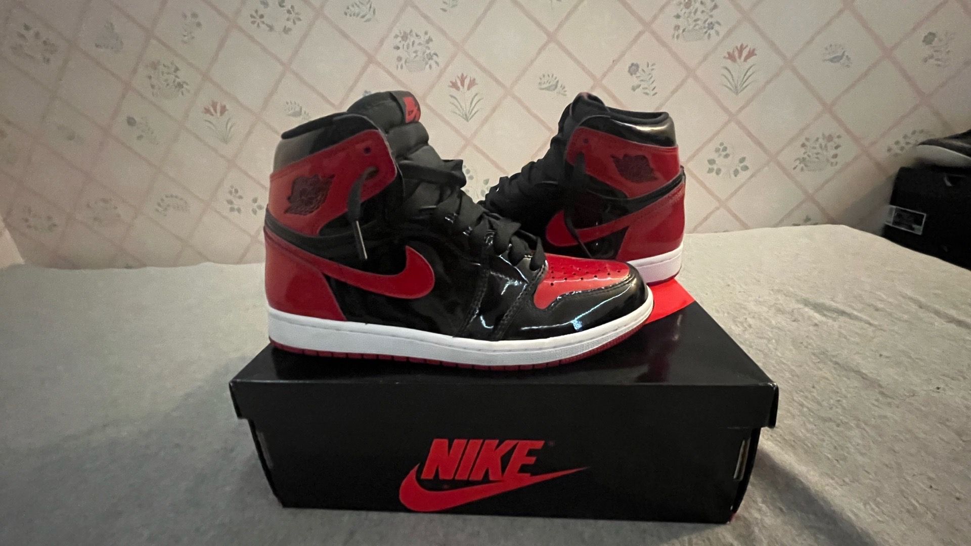 Jordan 1 High “Patent Bred” Size 8 Mens- Clean condition lightly worn