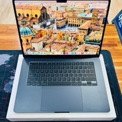 Apple Macbook Air 15” 2025 M4 CHIP 24GB 512GB Apple warranty till 07-21-26