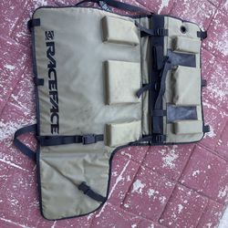 Raceface (2) bike tailgate pad