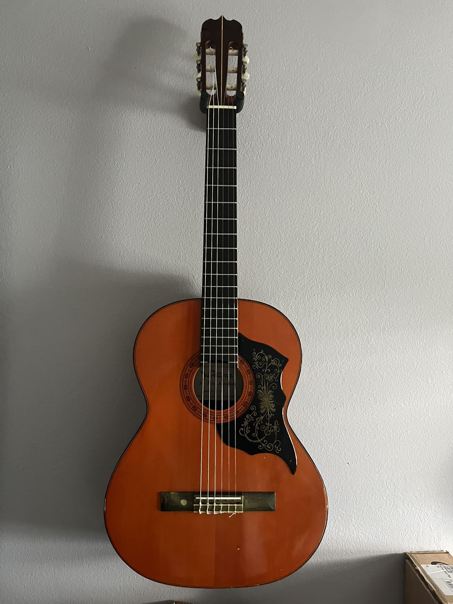Ventura V-1585 Classical Guitar - 1970s