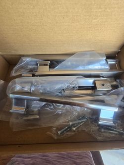 Cabinet handles/hardware