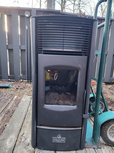 Master Forge 800-sq ft Pellet Stove with 30-lb Hopper