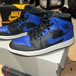 Jordan 1 Mid Hyper Royal
