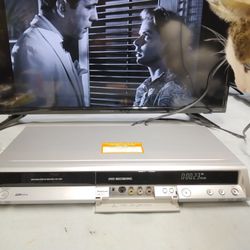 Panasonic DMR-ES15 DVD Recorder including remote and 1 set of premium RCA cables