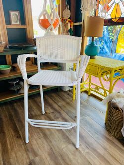 Bar stool