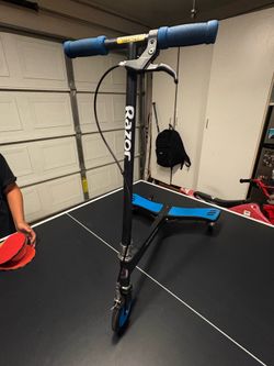 Razor PowerWing Caster Scooter