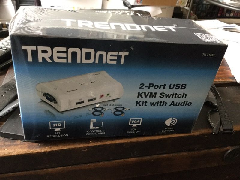 Control 2 computers! HD resolution Trendnet 2-port USB KVM switch kit with audio new in box!