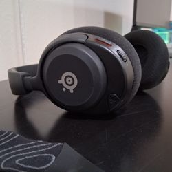 SteelSeries Arctis Nova 5 Wireless Gaming Headset