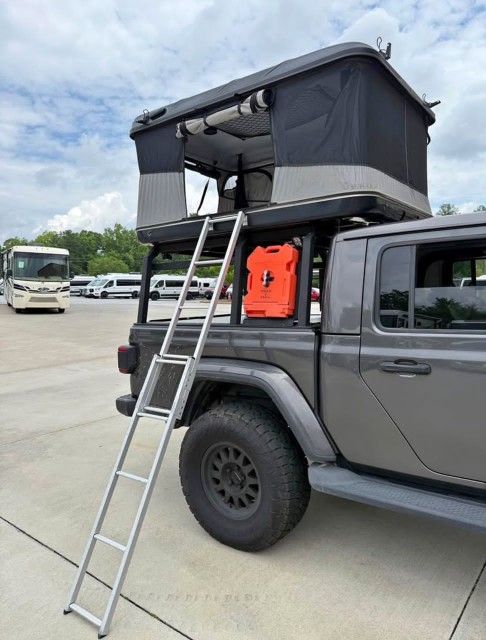 James-Baroud-rooftop-tent