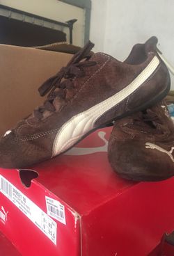 Woman's Puma Tennis Shoe