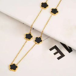 Stainless Steel 18K Gold Plated Simple Style Necklace - Gold Black Flower