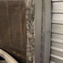 Queen Mattresswith Box spring —-quality