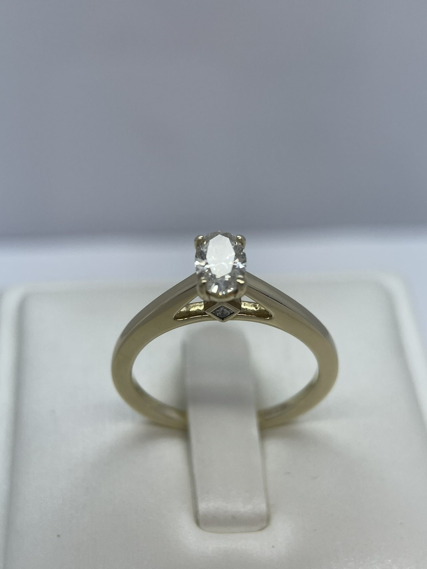 10k Gold Diamond Engagement Ring.