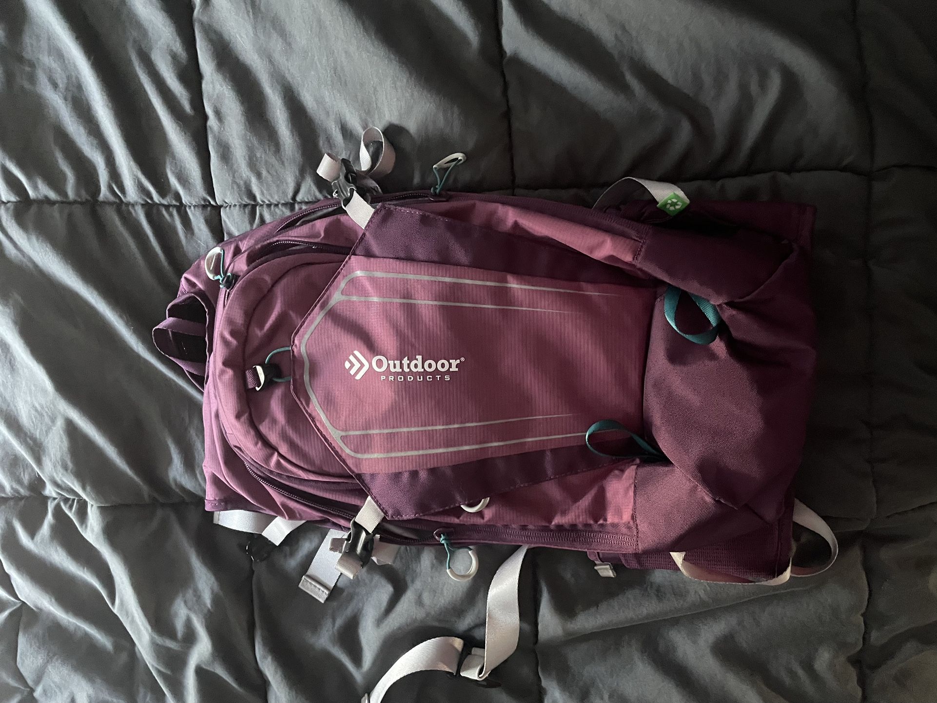 Women’s Hiking Backpack W/ Water Pouch 2L