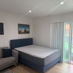Casper (Queen) Mattress  (Includes Bed Frame)