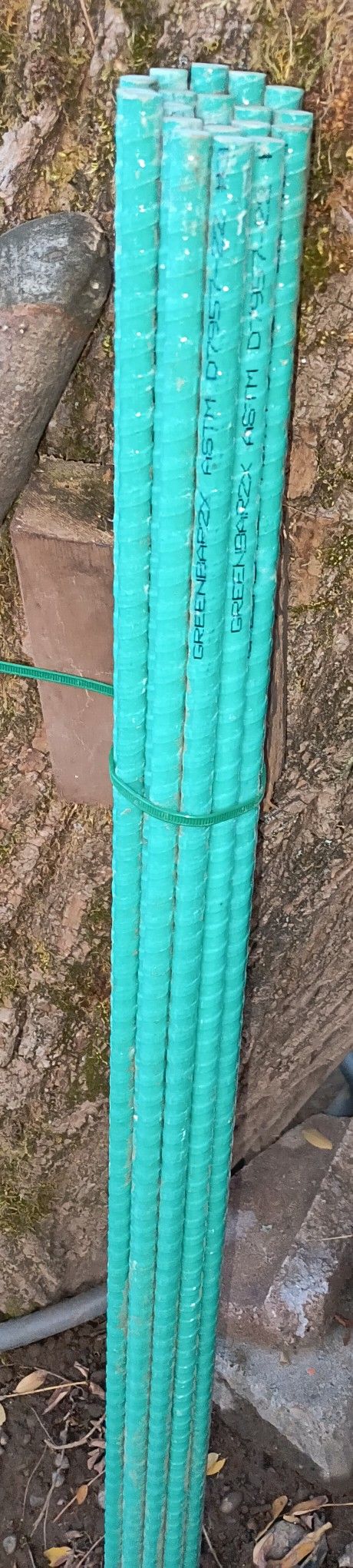 GREENBAR 2X
-3/8 in. x 4 ft. #3 Fiberglass Rebar (Lot Of 140)