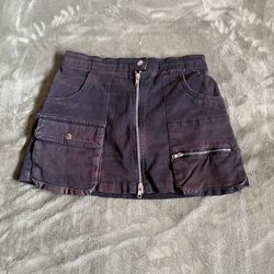 black cargo mini skirt with zipper details